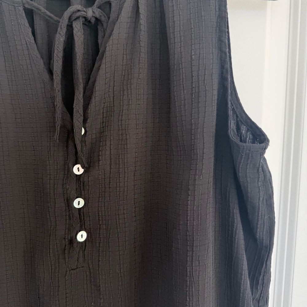 TRIBAL | Sleeveless textured blouse - Size Medium - Picture 3 of 10